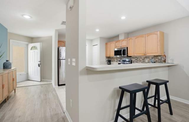 Stunning Short Term Rental! Gallery 4