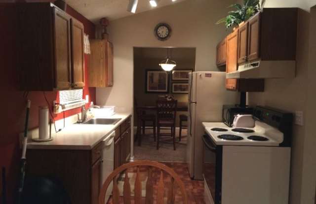 21349 Glen Haven Circle E. Gallery 4
