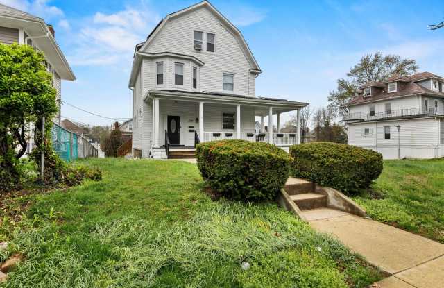 6BR / 5BA Single-Family Home | 2,663 Sq Ft | Private Driveway | Deck | $4,200/mo Spacious 6-bedroom, 5 full bathroom single-family home offering over 2,600 sq ft of living space in a convenient Baltimore location with excellent access to major commut photos photos