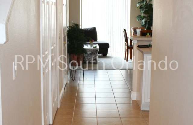 2 story Townhouse, 3 bedroom, 2.5 bath in Saint Cloud FL. Gallery 4