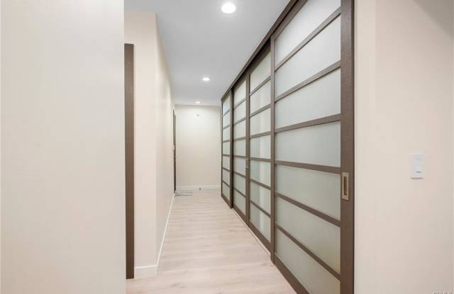 3331 Oakmont View Drive - 3331 Oakmont View Drive, Glendale, CA 91208