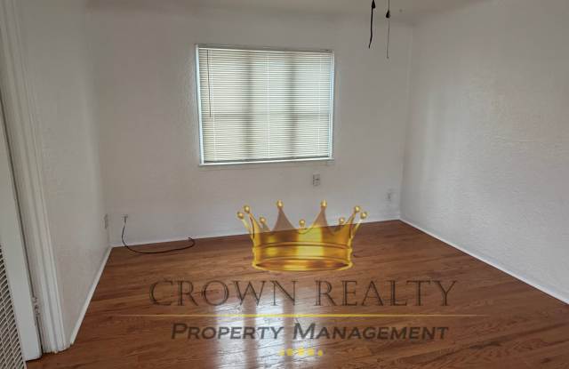 104 West Oakland Avenue, Apt B Gallery 4