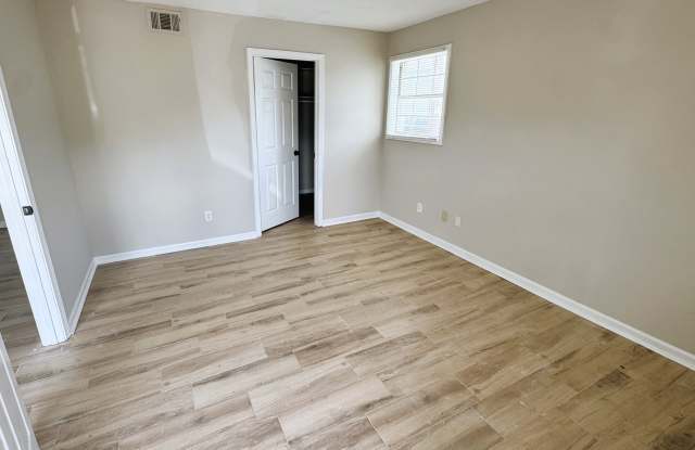 3453 Southern Avenue - 102 Gallery 3