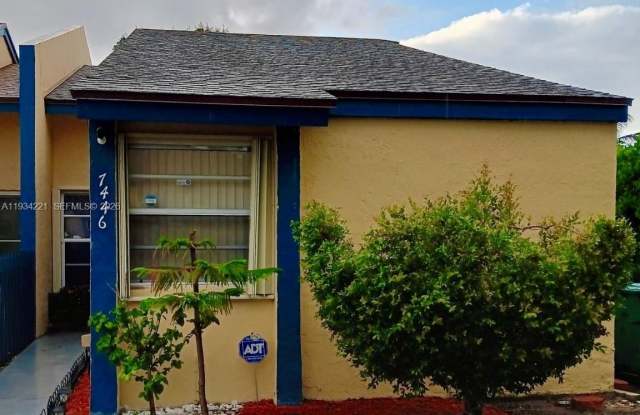 7446 NW 34th St photos photos