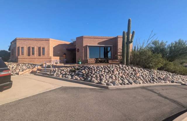 Spacious 4-Bedroom Estate with Chef’s Kitchen photos photos