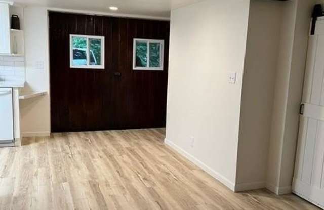 22 Riverhead Road Gallery 4