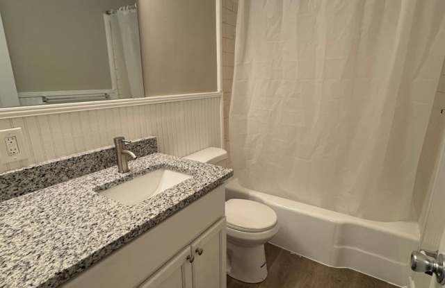 Cozy Two Bedroom House For Rent in Durham, NC Gallery 3
