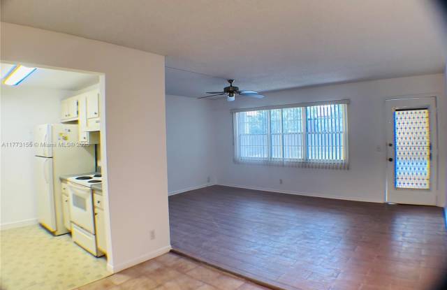 101 SW 132nd Way photos photos
