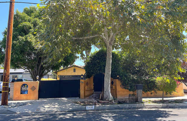 Custom 3-Bed, 2.5 -Bath Retreat with Luxury Features in Reseda photos photos