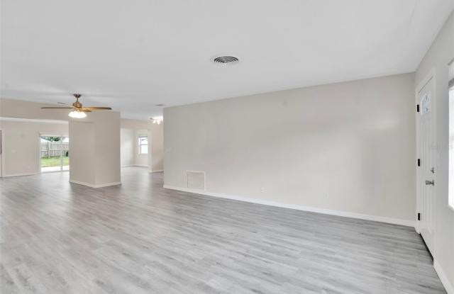 4550 16TH Avenue N Gallery 4