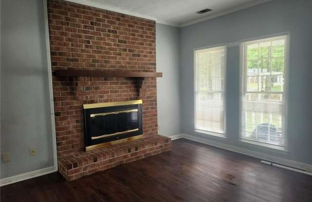 2278 valley Drive Gallery 2