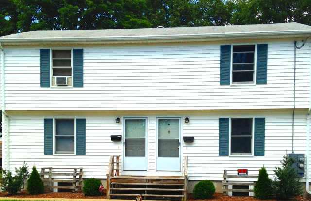 33 Larch St - 33 Larch Street, East Providence, RI 02914