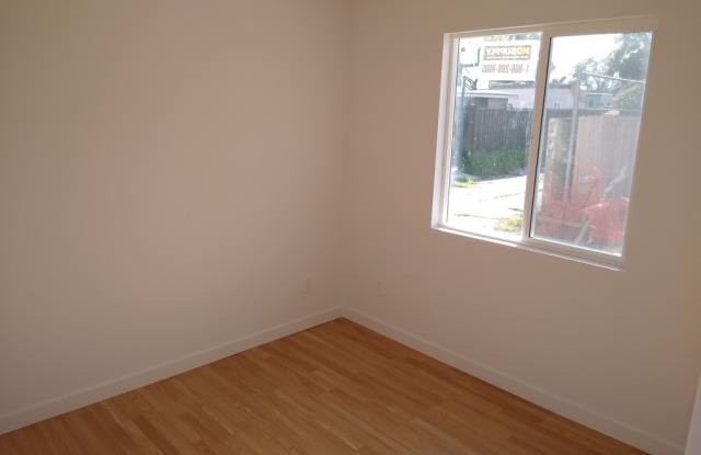6657 7th Avenue Gallery 3