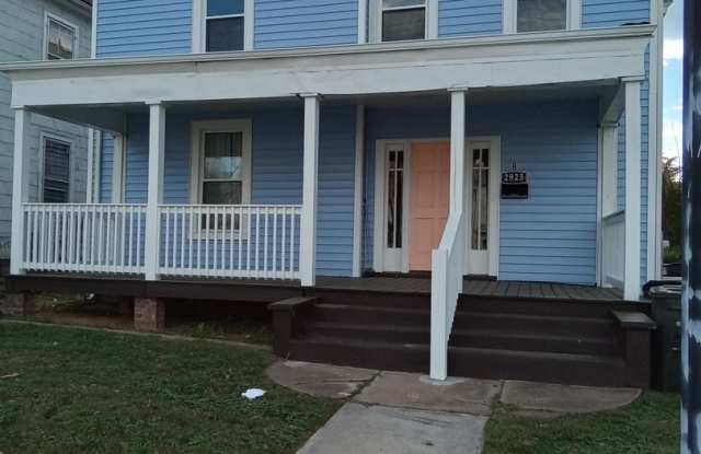 Renovated 2BR, 1BA Duplex Apartment - 2923 Langhorne Road, Lynchburg, VA 24501