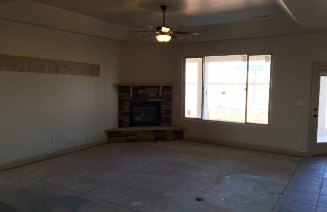 4 bedroom home in Sky Ridge Gallery 3