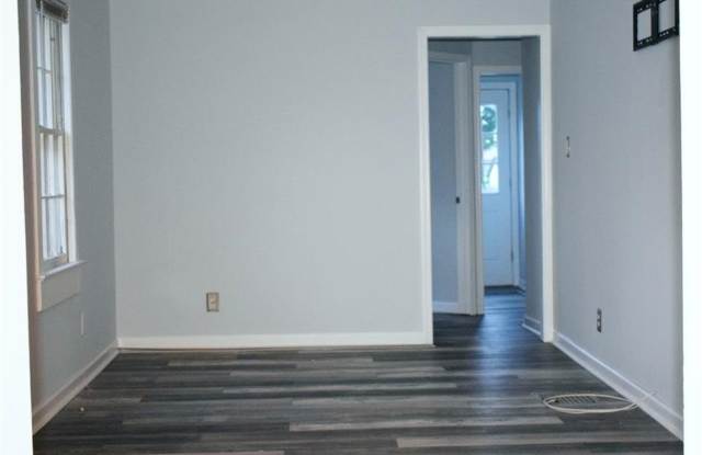 52 Smith Avenue Gallery 2