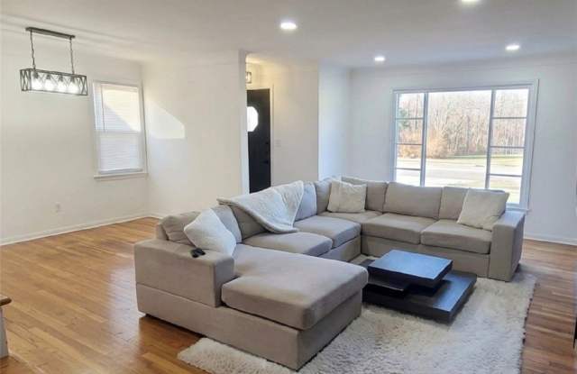 23718 Cedar Road Gallery 3