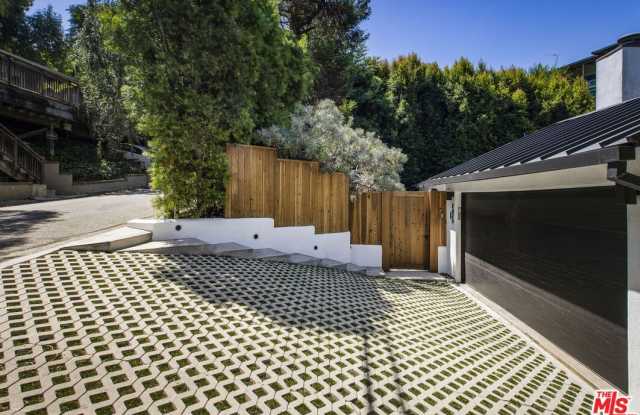 2425 Rinconia Dr Gallery 4