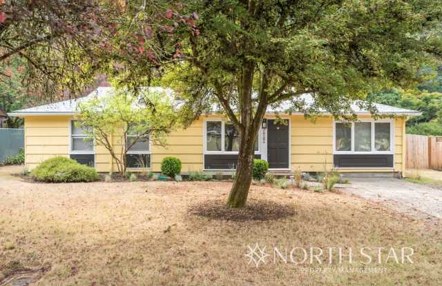 Charming Cottage in Lake Oswego photos photos