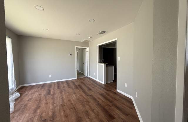 923 18th St photos photos