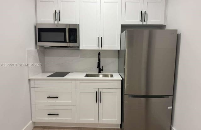 2425 SW 6th St photos photos 2425 SW 6th St photos photos