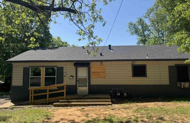 1026 W 1st St. - 1026 West 1st Street, Tyler, TX 75701