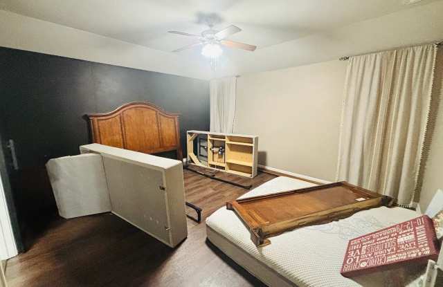 Room in 5 Bedroom Home in Georgetown Gallery 4