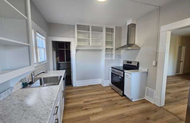 Promo-$1000 gift card, at Move in. 3-bedroom home located in the heart of Fairhaven! Gallery 3