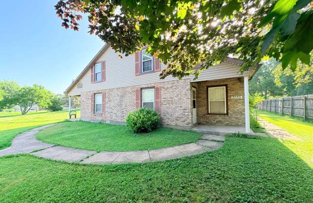 NOW SHOWING: 4 Bedroom / 1.5 Bathroom Duplex located at 2035 N Graham Ave. Indianapolis, IN photos photos