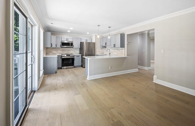 Greenwich Oaks photos photos