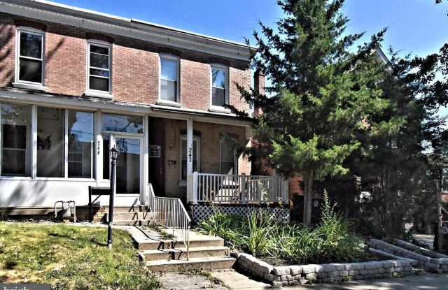 242 E 8TH AVE - 242 East 8th Avenue, Conshohocken, PA 19428 242 E 8TH AVE - 242 East 8th Avenue, Conshohocken, PA 19428