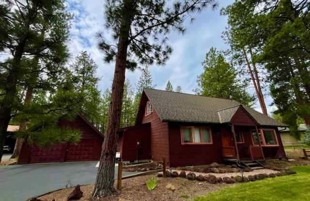 Quaint 1-bdr/1-bath private apartment with owner paying all utilities in Sisters! photos photos