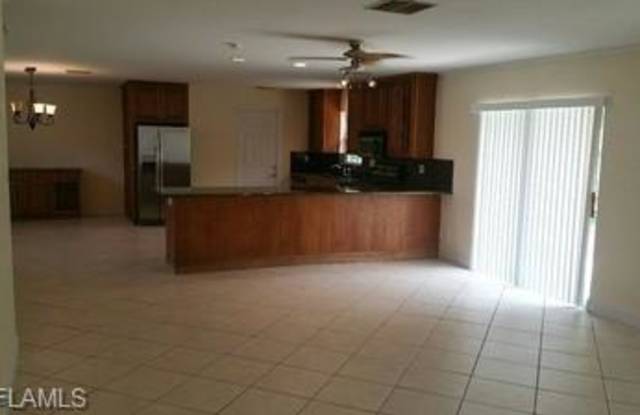 7370 Sea Island RD Gallery 2