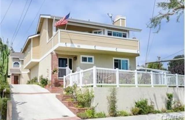 105 N Helberta Avenue - 105 North Helberta Avenue, Redondo Beach, CA 90277