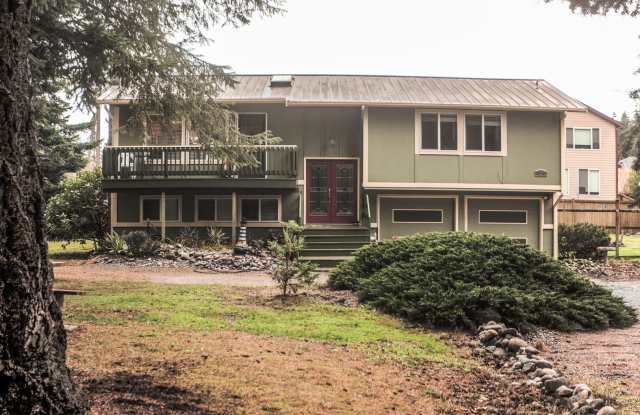 1205 NW Crosby Ave photos photos