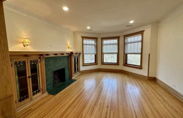 5719 N Kenmore Avenue Gallery 2