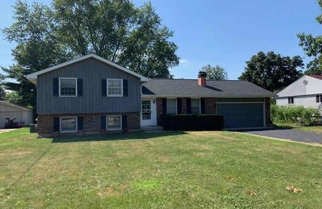 1282 Dean Street - 1282 Dean Street, Woodstock, IL 60098
