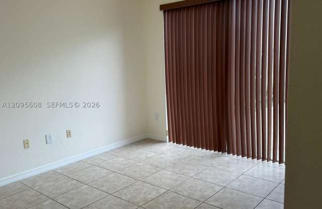 11915 SW 153rd Ct Gallery 3