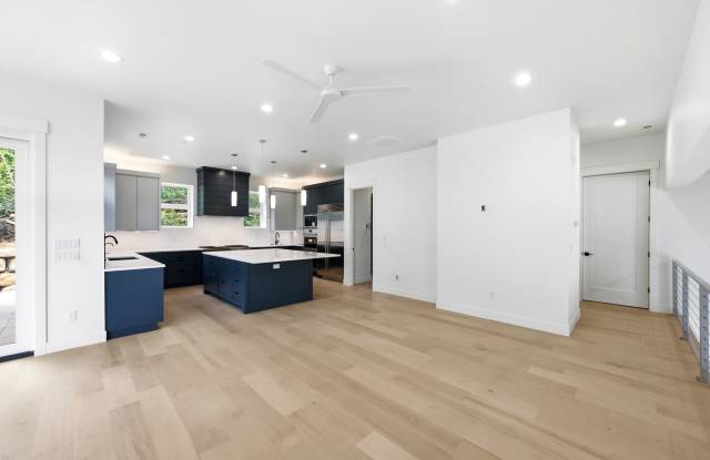 4043 W Crest Ct Gallery 4