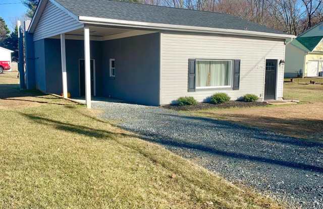 1745 UNDERWOOD ROAD Gallery 2