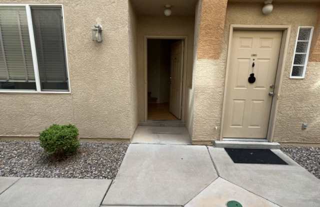 2 Bedroom, 2.5 Bathroom Home! Schedule a Showing! Gallery 1