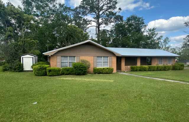 4 Bed/2 Bath House - 1204 Rhodus Drive, Vidalia, GA 30474