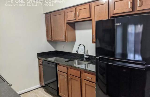 3461 Summit Ct NE Gallery 2