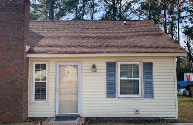 121 Pine Crest Drive - 121 Pine Crest Drive, Jacksonville, NC 28546