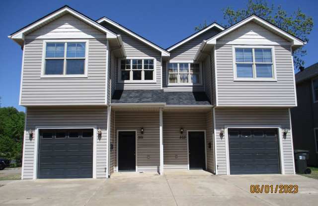 (3) Bed/(2.5) Bath Townhouse in Core Norman! Avail NOW! photos photos