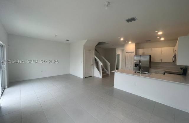 12005 NW 47 MNR Gallery 4