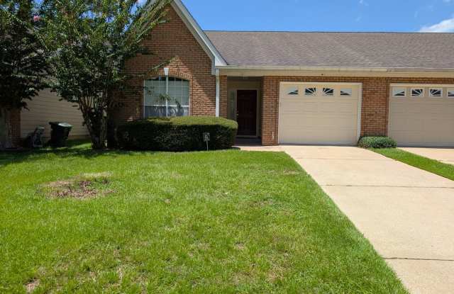 3 Bed / 2 Bath Townhome in the Villages at Maclay! Gallery 1