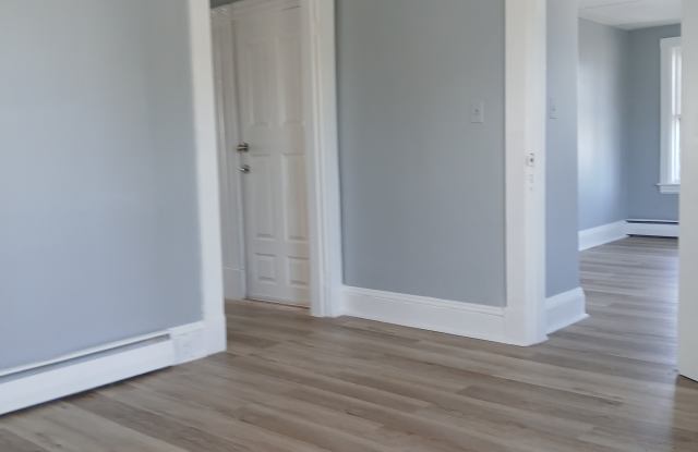 600 Warren Avenue Unit 3 Gallery 2