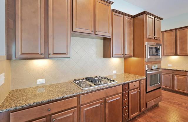 335 MAJESTIC EAGLE DR Gallery 3