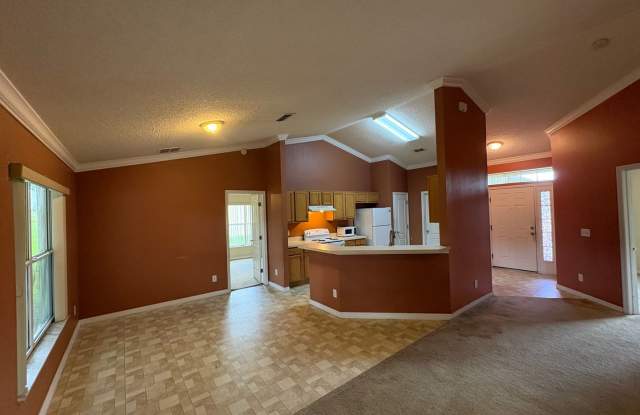 Spacious 4-Bedroom Home in Prime Location – Comfort, Convenience & Room to Grow! Gallery 4